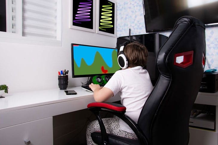 best gaming chair with footrest 2020
